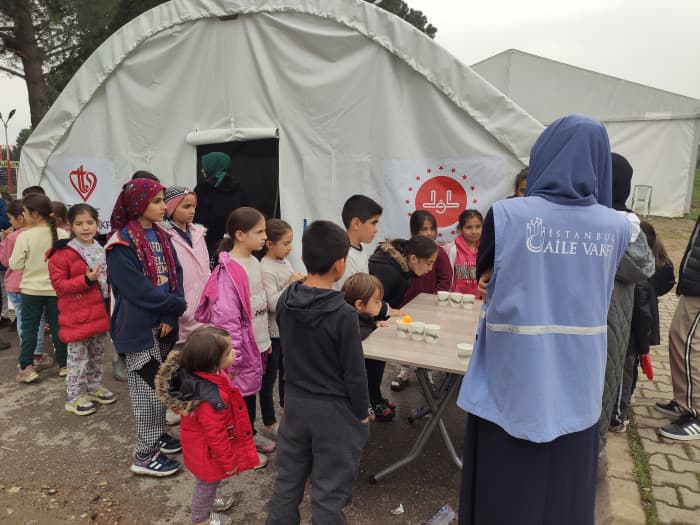 Çocuklar Oyunu "Dil" Olarak Kullanıyor